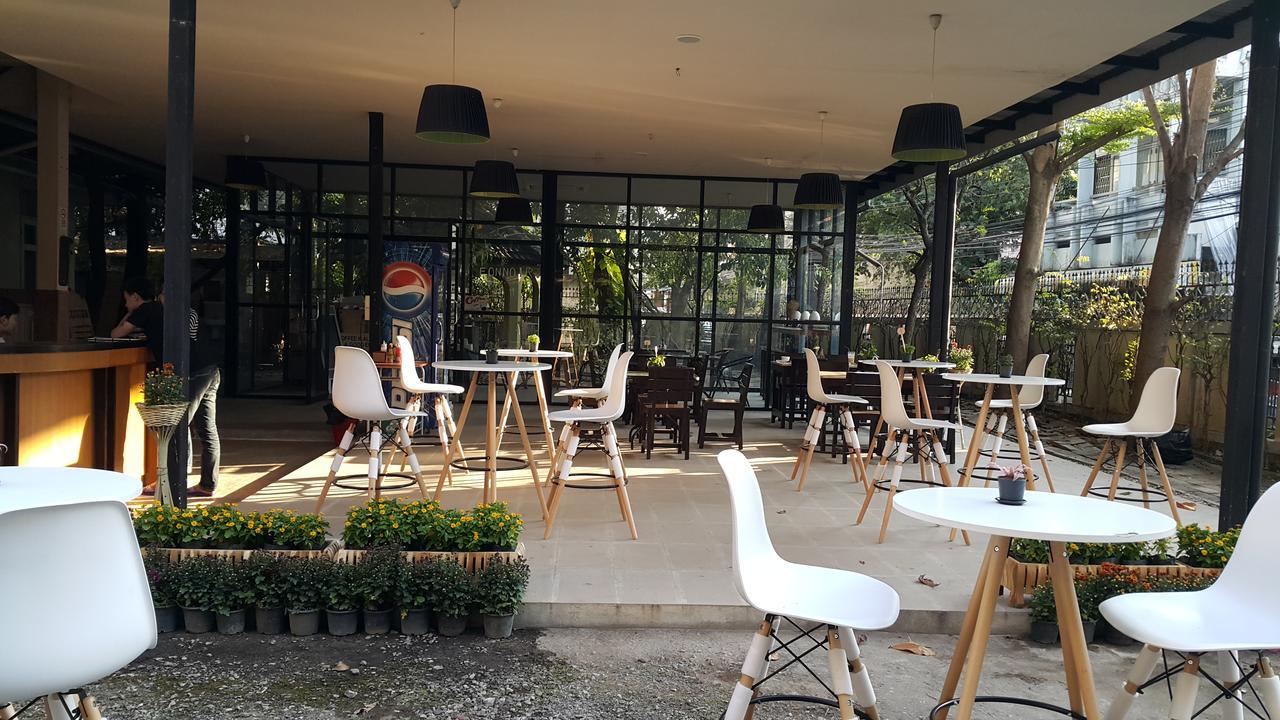 Coc Guest House & Hostel Chiang Mai Exteriör bild