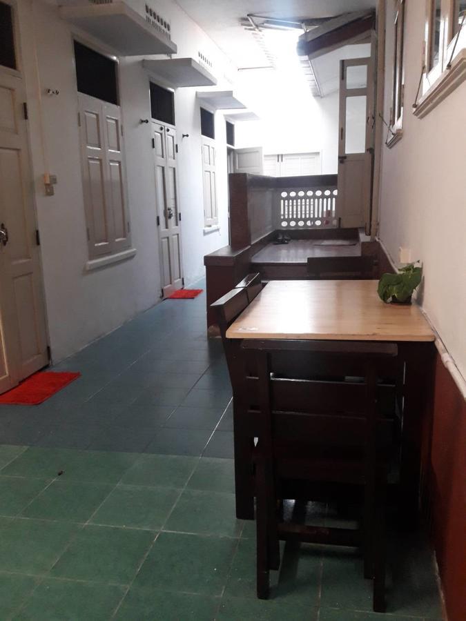 Coc Guest House & Hostel Chiang Mai Exteriör bild