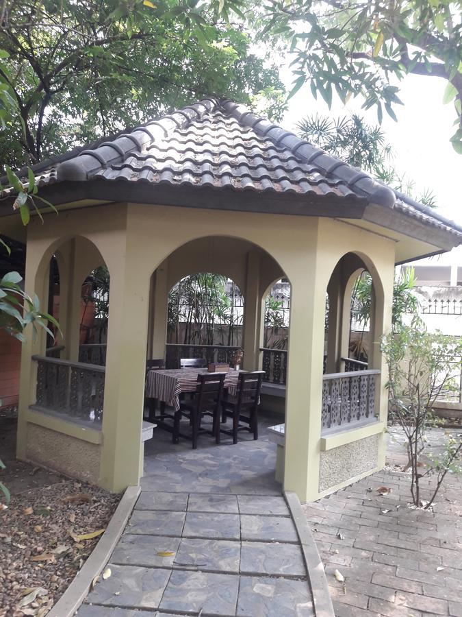 Coc Guest House & Hostel Chiang Mai Exteriör bild
