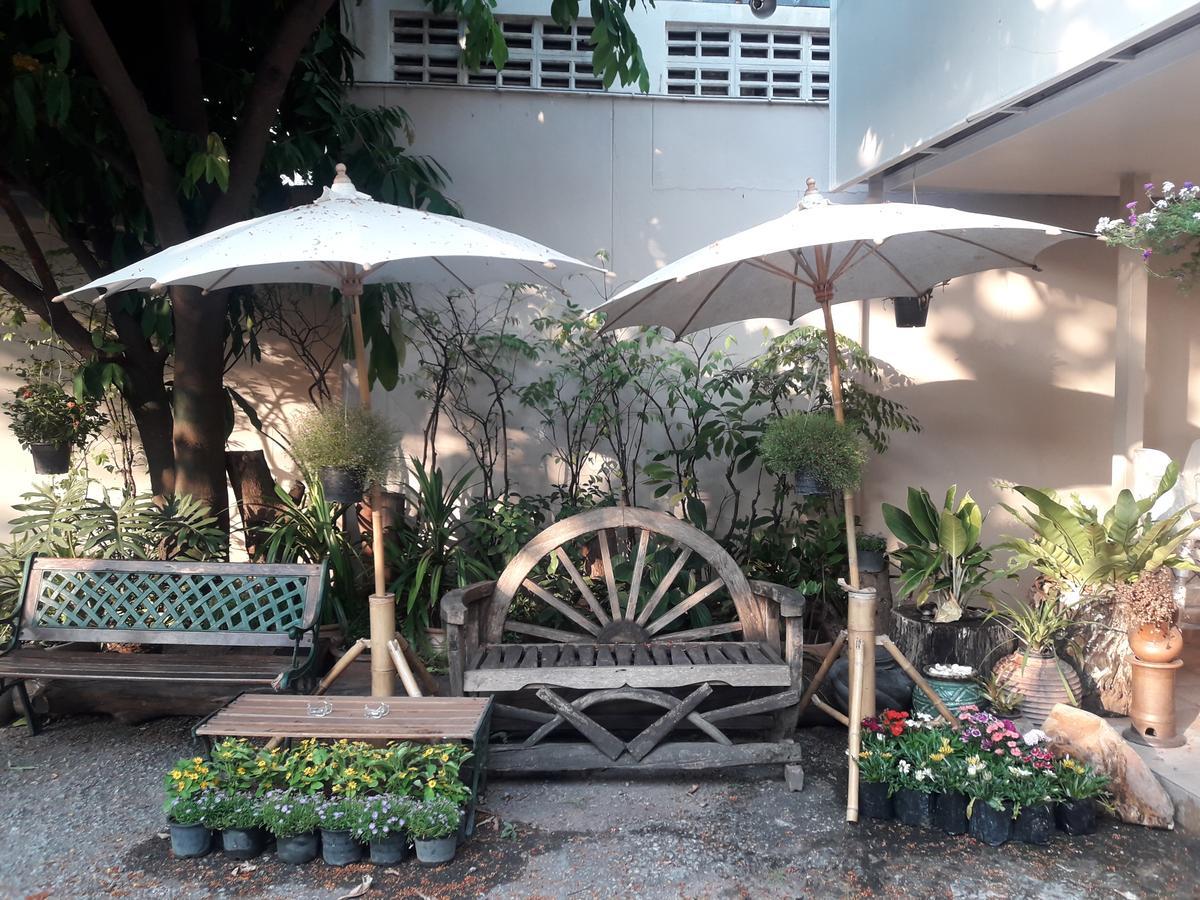 Coc Guest House & Hostel Chiang Mai Exteriör bild