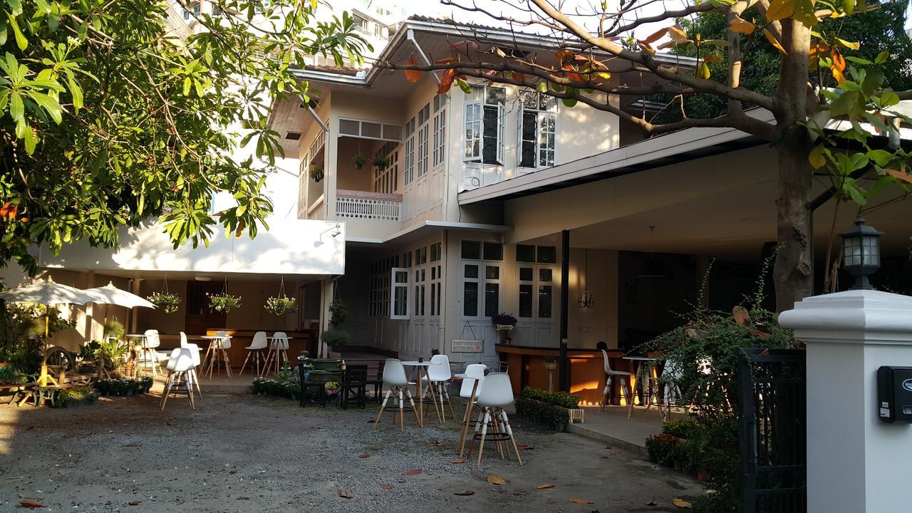 Coc Guest House & Hostel Chiang Mai Exteriör bild