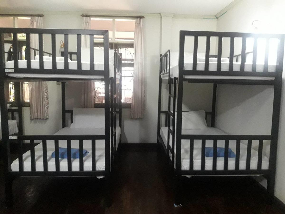 Coc Guest House & Hostel Chiang Mai Exteriör bild
