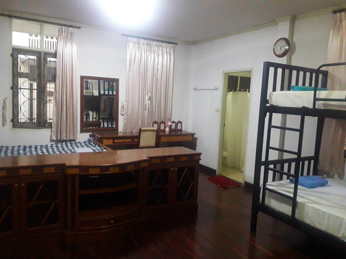 Coc Guest House & Hostel Chiang Mai Exteriör bild
