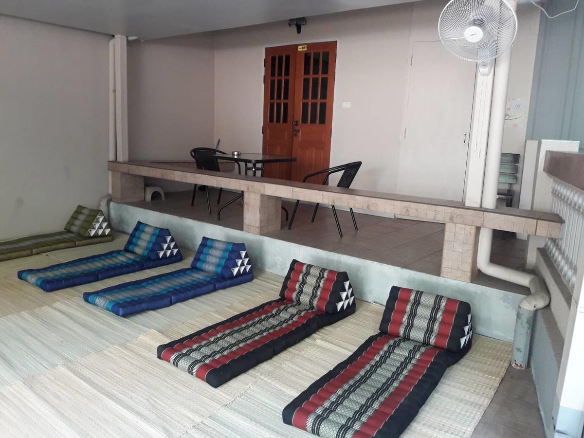 Coc Guest House & Hostel Chiang Mai Exteriör bild