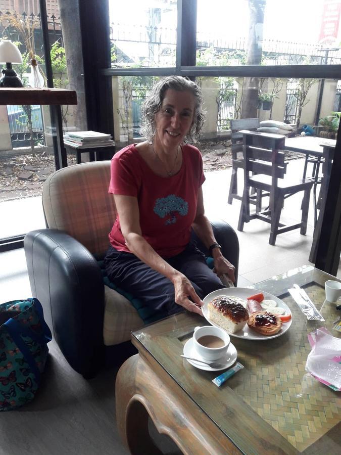 Coc Guest House & Hostel Chiang Mai Exteriör bild