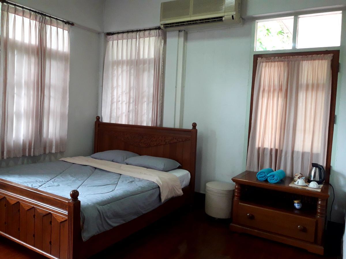 Coc Guest House & Hostel Chiang Mai Exteriör bild