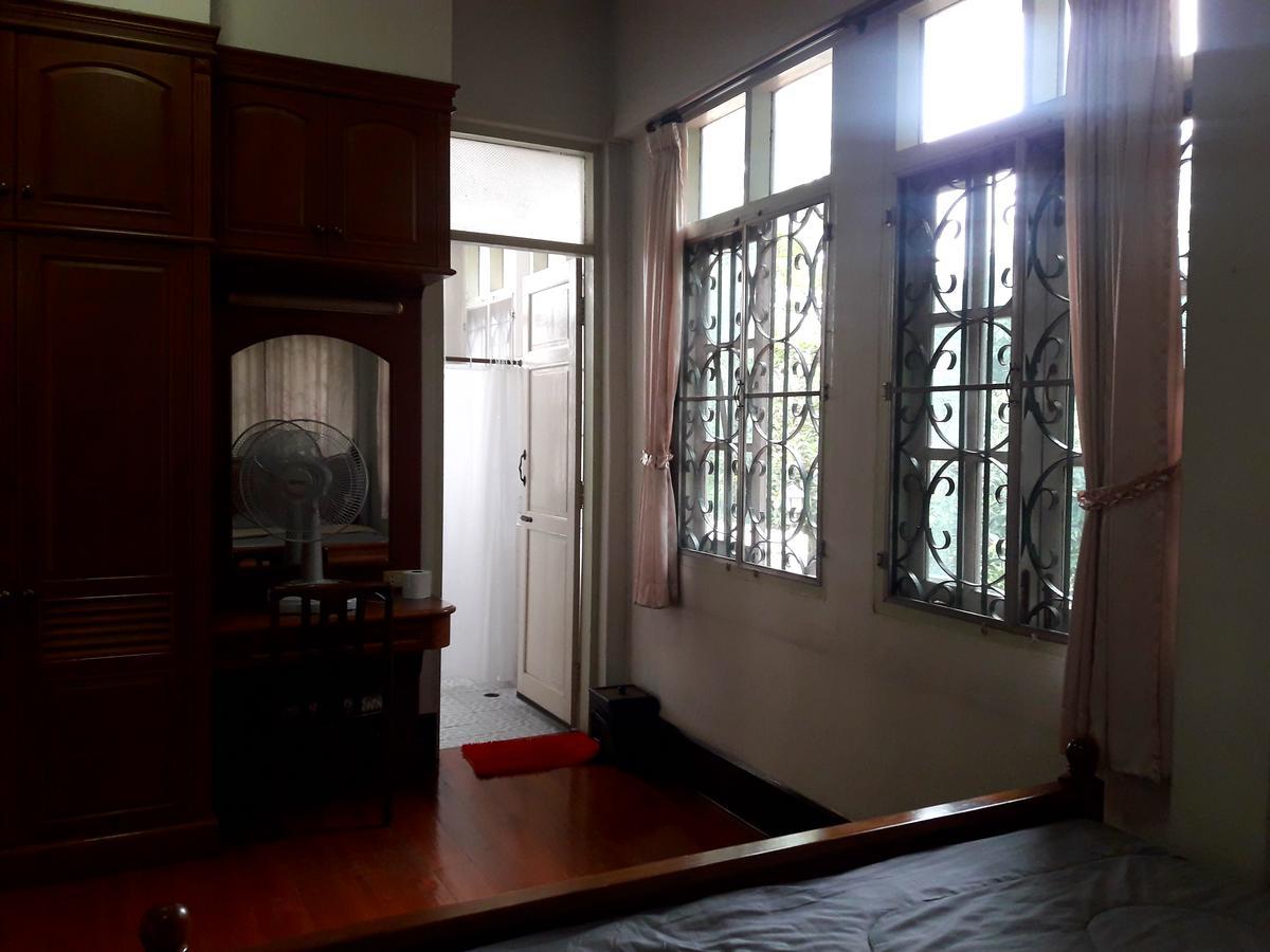 Coc Guest House & Hostel Chiang Mai Exteriör bild